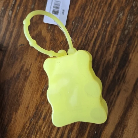 💛🧸🤲 NWT‼️Bath & Body Works Yellow Gummy Bear Pocketbac Holder with Sanitizers - Picture 5 of 10